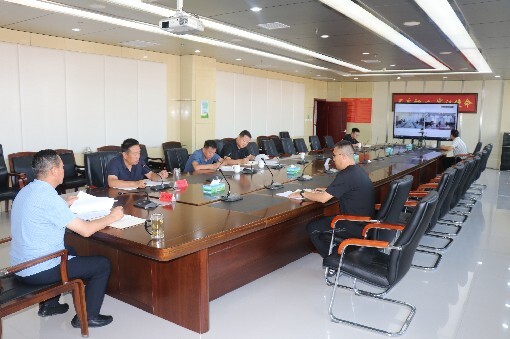 市防沙治沙专班召开2026年第7次重点工作调度部署会