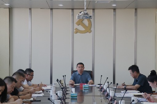 市防沙治沙专班召开2026年第8次重点工作调度部署会